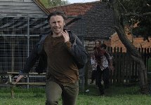 Robert Carlyle runs for his life